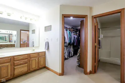 5571 Red Oak Drive, Greenfield - 34