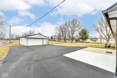 382 Pinedale Drive, Avon - 40