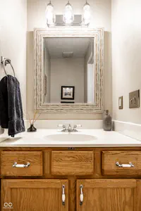8688 Buffett Parkway, Fishers - 31