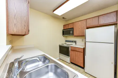 7238 Harbour Isle, Indianapolis - 8