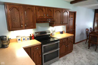 10420 Bradford Road, Avon - 28