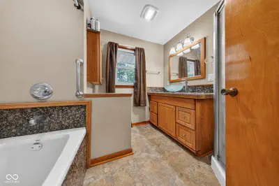 403 Lafayette Street, Cloverdale - 26