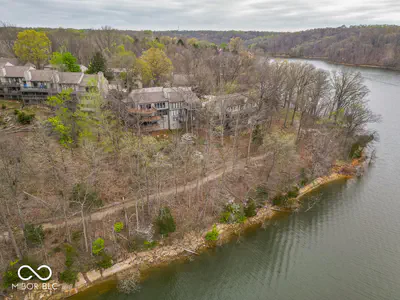 2060 Waters Edge Drive, Bloomington - 4