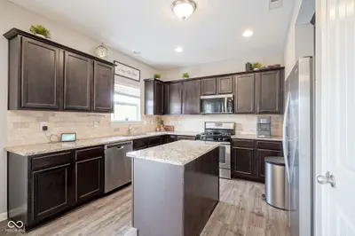 7148 Chelmsford Drive, McCordsville - 11