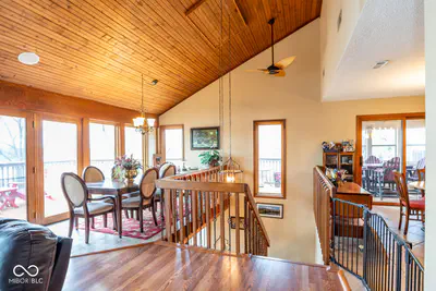 2060 Waters Edge Drive, Bloomington - 9