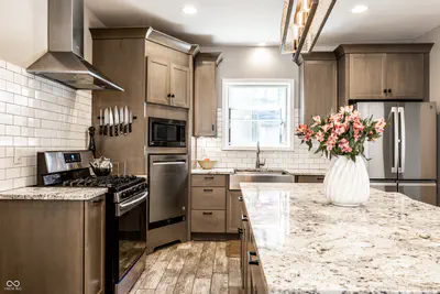 8688 Buffett Parkway, Fishers - 9