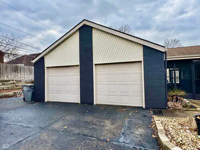 560 Sir Lancelot Drive, Seymour - 51