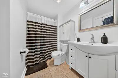 403 Lafayette Street, Cloverdale - 40