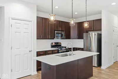 4298 Red Barn Drive, Whitestown - 6