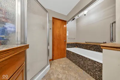 403 Lafayette Street, Cloverdale - 27