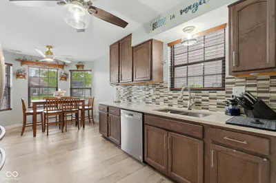 8928 Summer Walk Drive, Indianapolis - 7