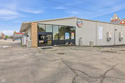 201 Main Street, Fairmount - 29