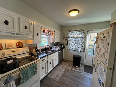 2324 200, Rushville - 12