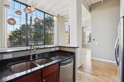 624 Walnut Street, Indianapolis - 7