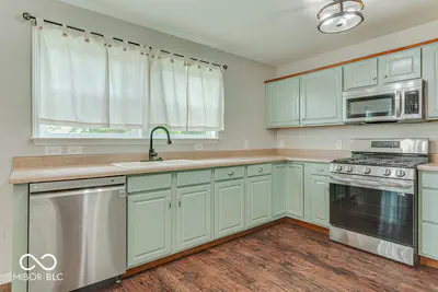 10625 Gathering Drive, Indianapolis - 12