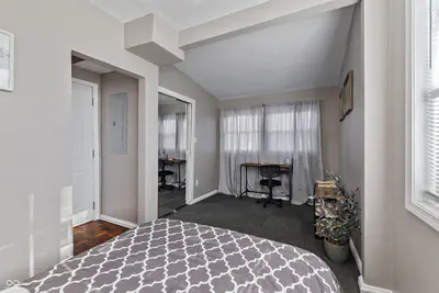 2407 Capitol Avenue, Indianapolis - 66