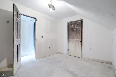 817 Division Street, Indianapolis - 29