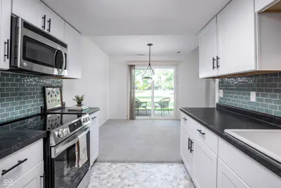 7435 Prairie Lake Drive, Indianapolis - 10