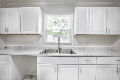 2042 Kessler Boulevard North Drive, Indianapolis - 11