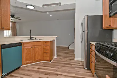 11437 Enclave Boulevard, Fishers - 19