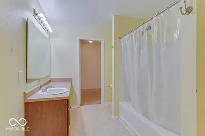 10625 Gathering Drive, Indianapolis - 23