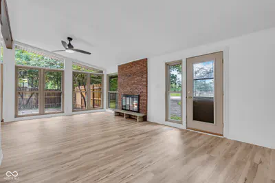 9105 Washington Boulevard, Indianapolis - 6