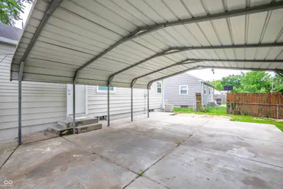 2042 Kessler Boulevard North Drive, Indianapolis - 18