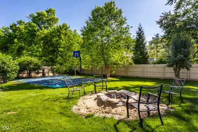 8688 Buffett Parkway, Fishers - 38