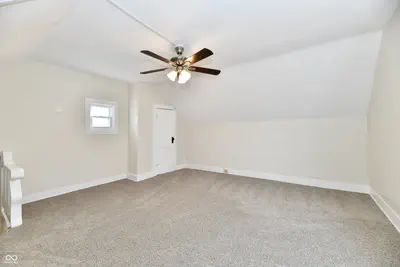 4992 100, New Palestine - 26