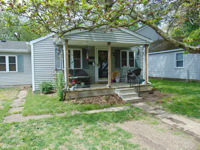 4706 Vernon Avenue, Lawrence - 2