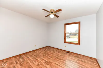 382 Pinedale Drive, Avon - 33