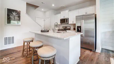 6218 Wasco Drive, Whitestown - 9