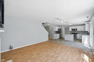 10207 Tybalt Drive, Fishers - 14