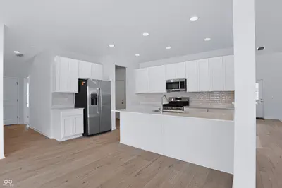 8657 Meadowlands Court, Plainfield - 12