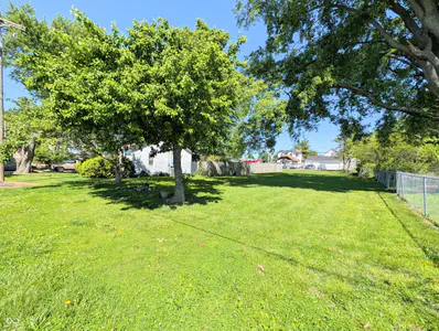 Land Only South Street, Stilesville