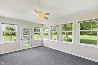 715 White Street, Shirley - 32
