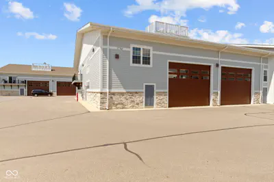 17745 Motor District Circle, Westfield - 2