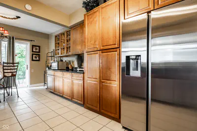 675 Woodruff Place West Drive, Indianapolis - 16