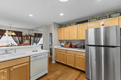 6553 Edna Mills Drive, Camby - 10