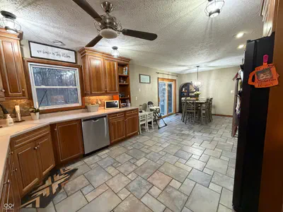 825 Krislynn Woods Avenue, West Terre Haute - 33