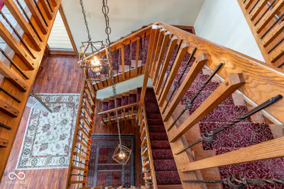 2060 Waters Edge Drive, Bloomington - 8
