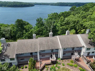 2048 Waters Edge Drive, Bloomington