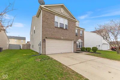 797 Hickory Pine Drive, New Whiteland - 2