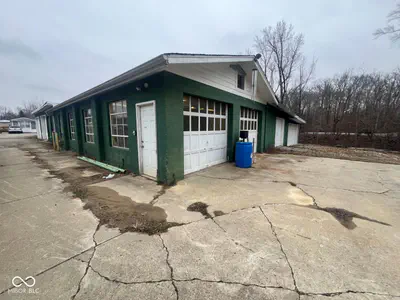 1121 State Road 46, Batesville