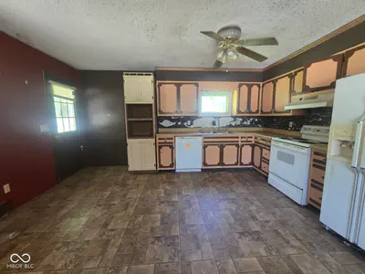 600 Beech Street, Sullivan - 14
