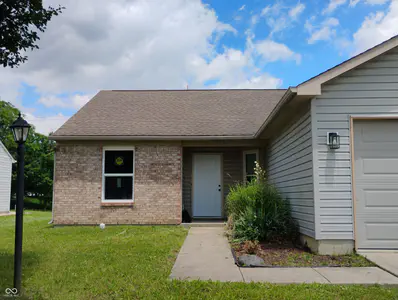 9714 Treyburn Lakes Drive, Indianapolis