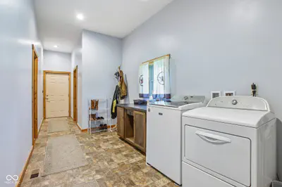 6070 County Road 200, Avon - 22