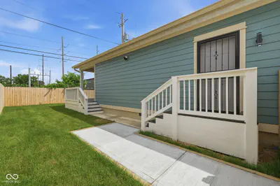2402 Brookside Avenue, Indianapolis - 33