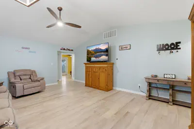 8928 Summer Walk Drive, Indianapolis - 17