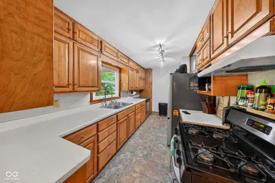 403 Lafayette Street, Cloverdale - 15